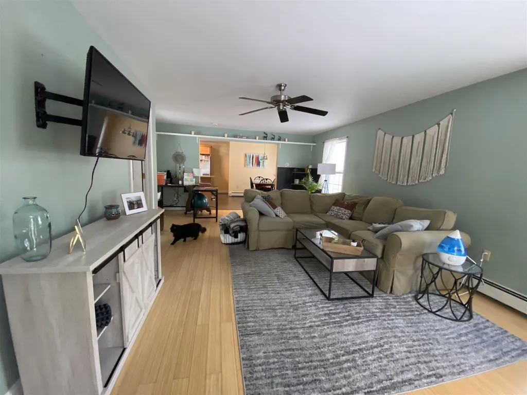 32 Pleasant Street Meredith NH 03253