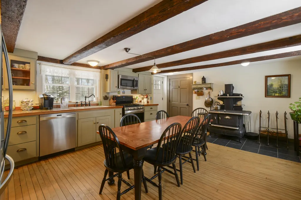 225 Mansion Road Dunbarton NH 03046