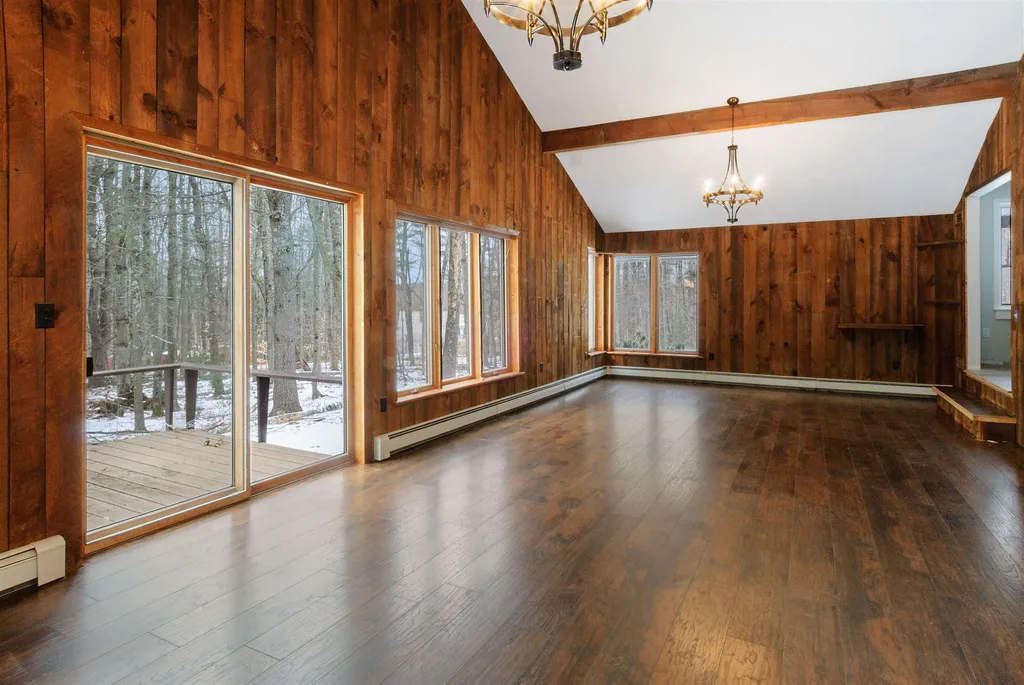 696 Belknap Mountain Road Gilford NH 03249
