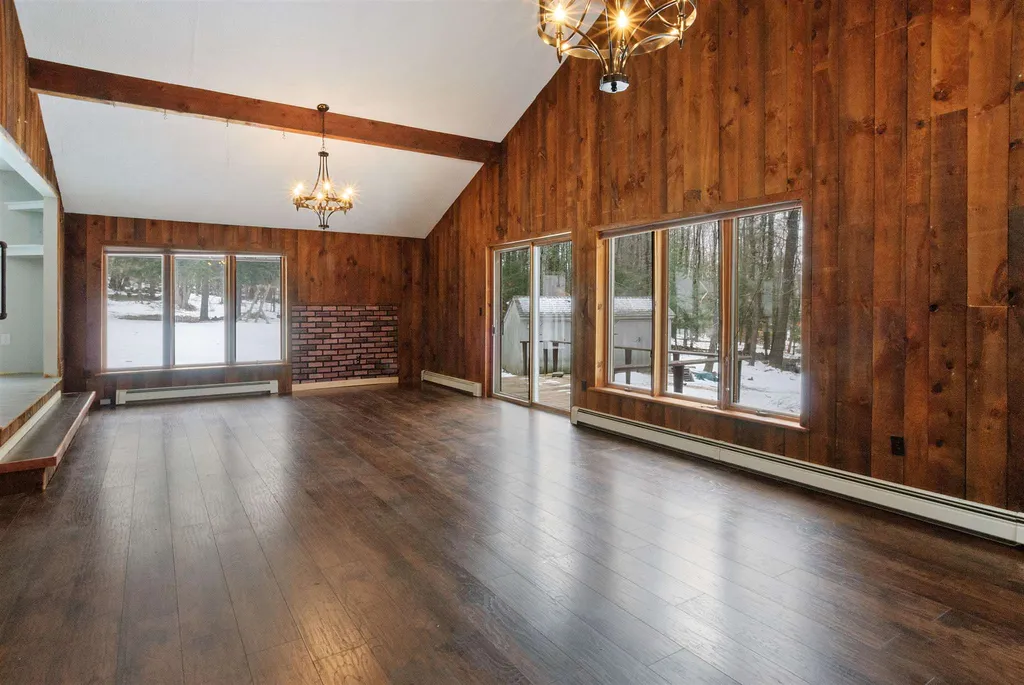 696 Belknap Mountain Road Gilford NH 03249