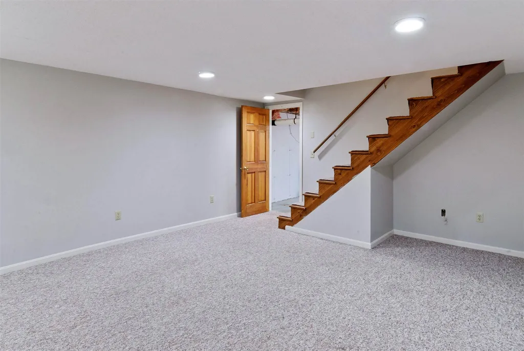 696 Belknap Mountain Road Gilford NH 03249