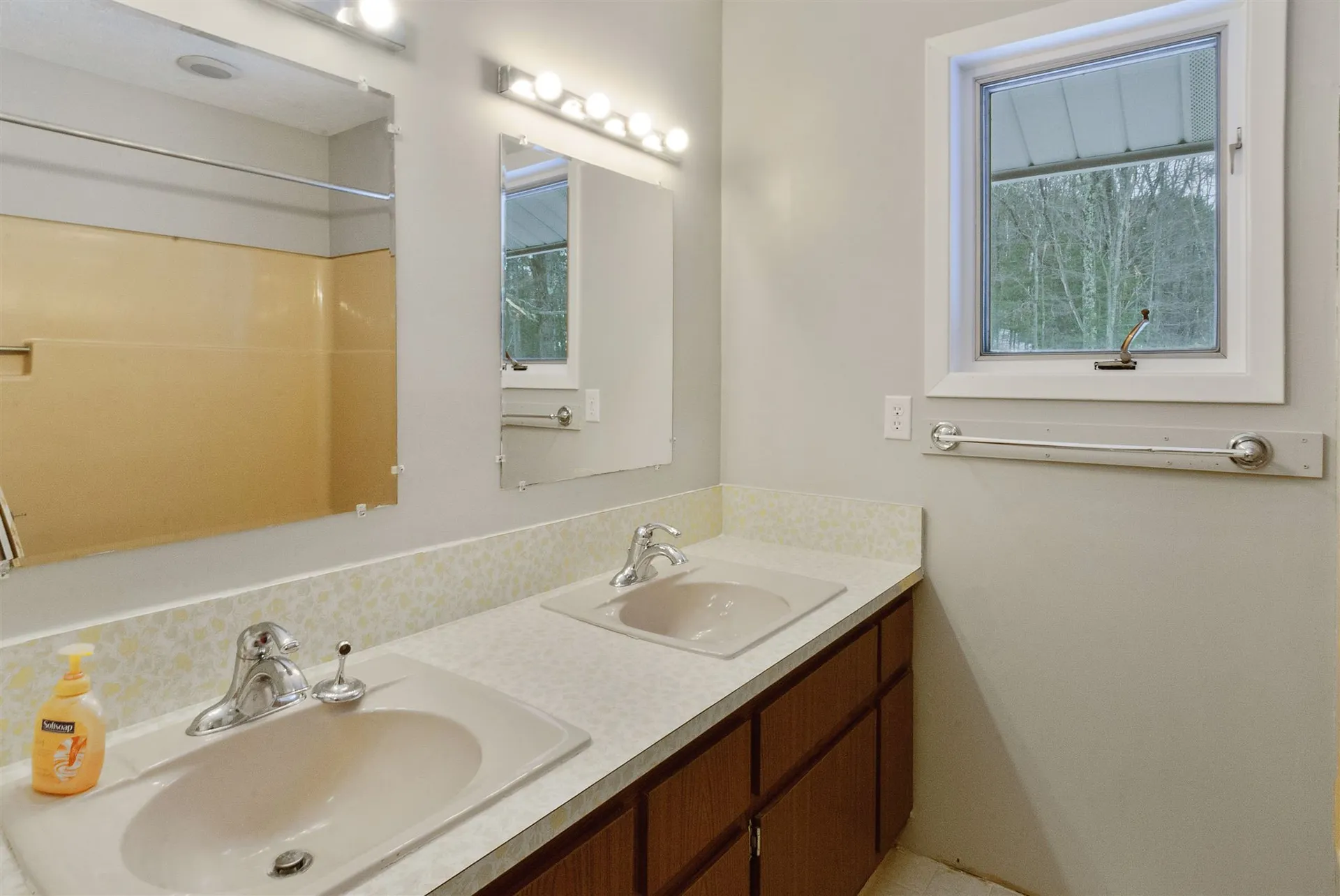 696 Belknap Mountain Road Gilford NH 03249