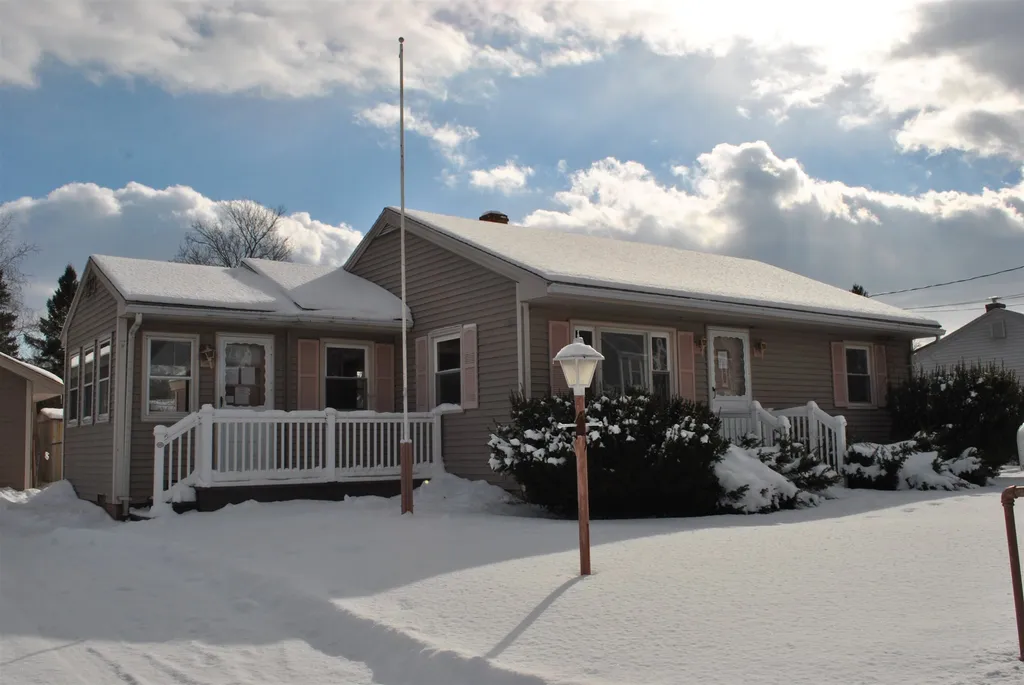 108 Maple Street Somersworth NH 03878