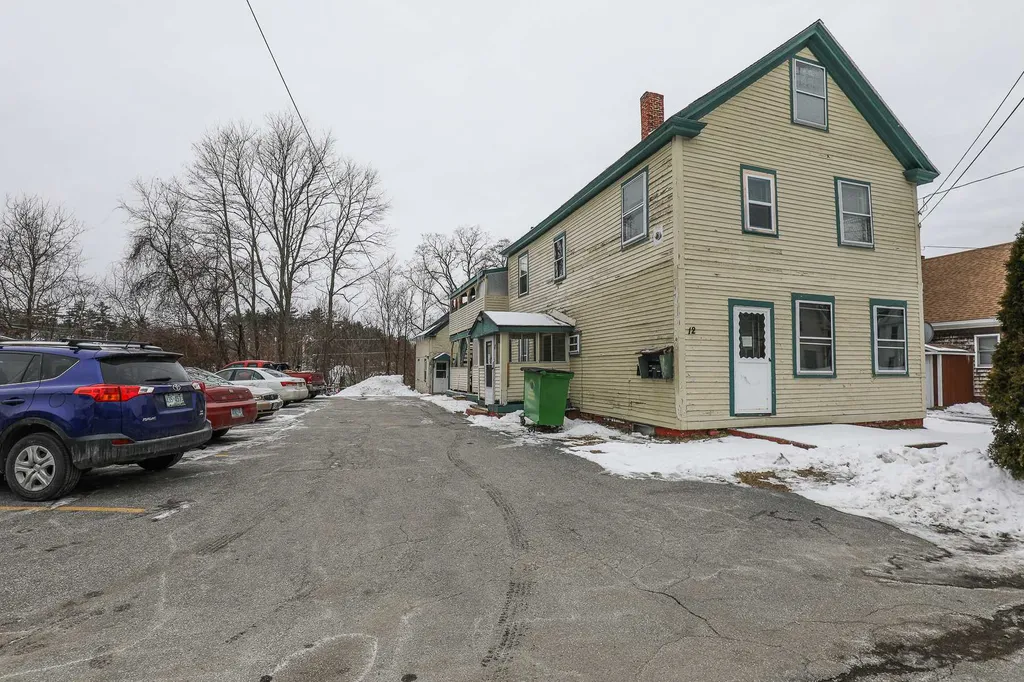 12 Briggs Street Claremont NH 03743