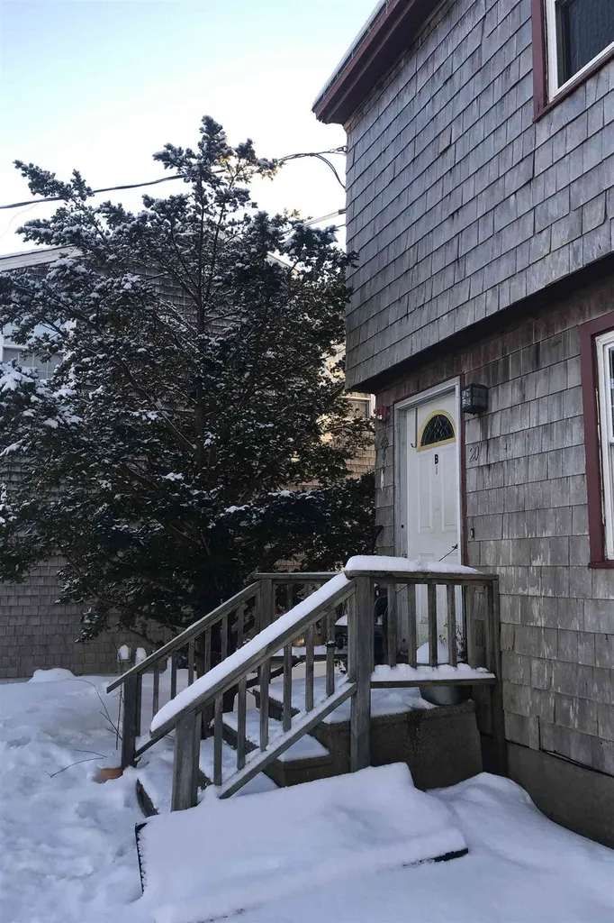 20 Gill Street Hampton NH 03842
