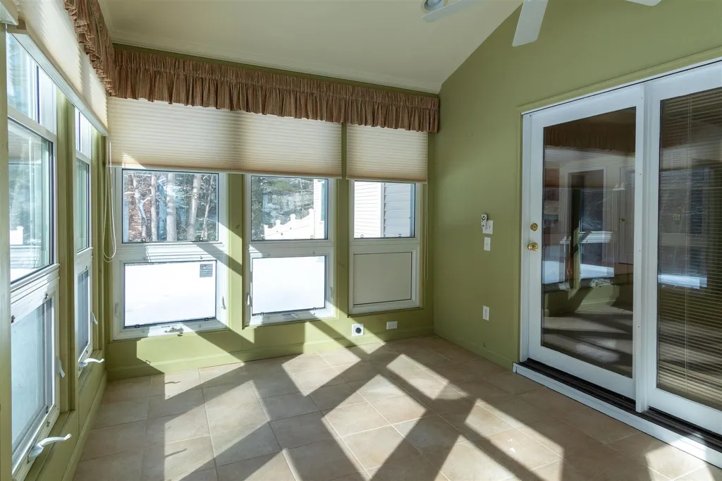 23 Raeder Drive Stratham NH 03885