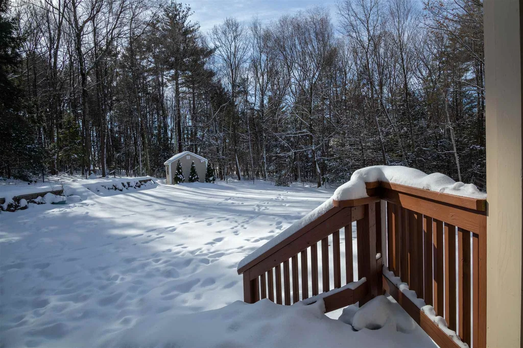 23 Raeder Drive Stratham NH 03885