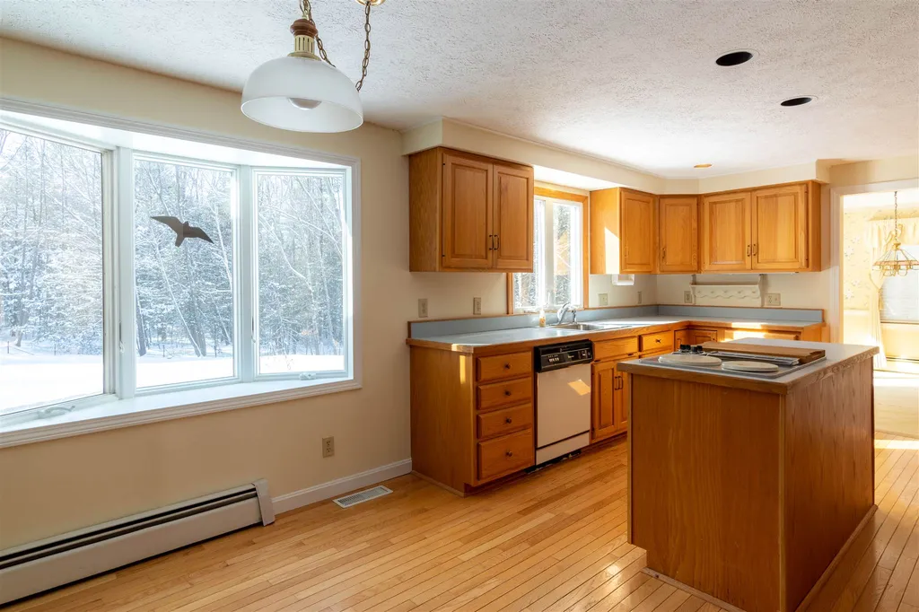 23 Raeder Drive Stratham NH 03885