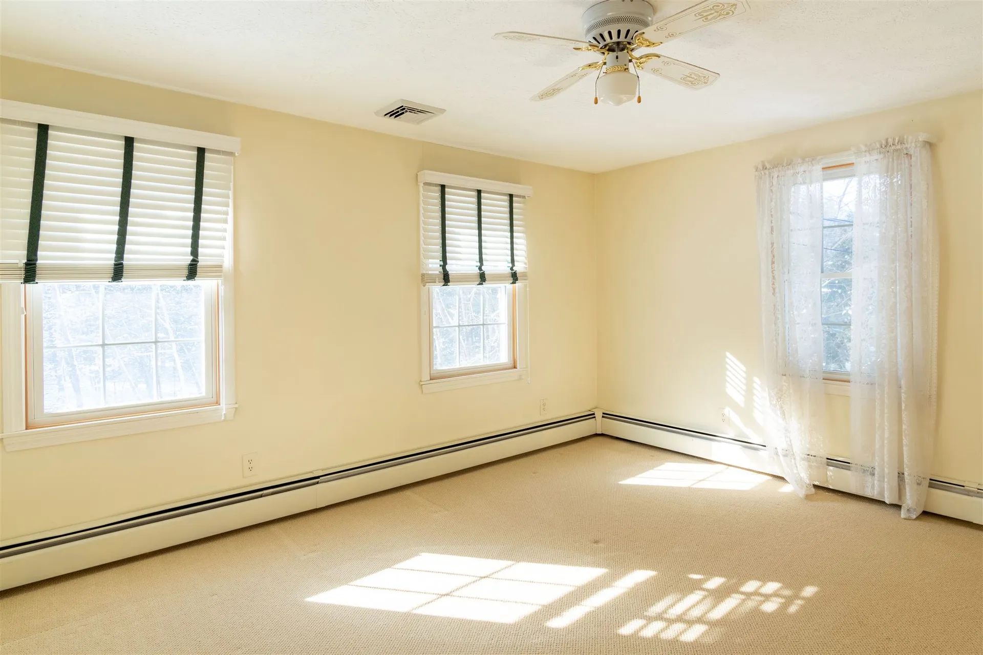23 Raeder Drive Stratham NH 03885