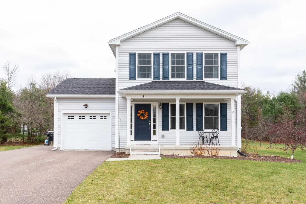 5 Lilac Lane Essex VT 05452