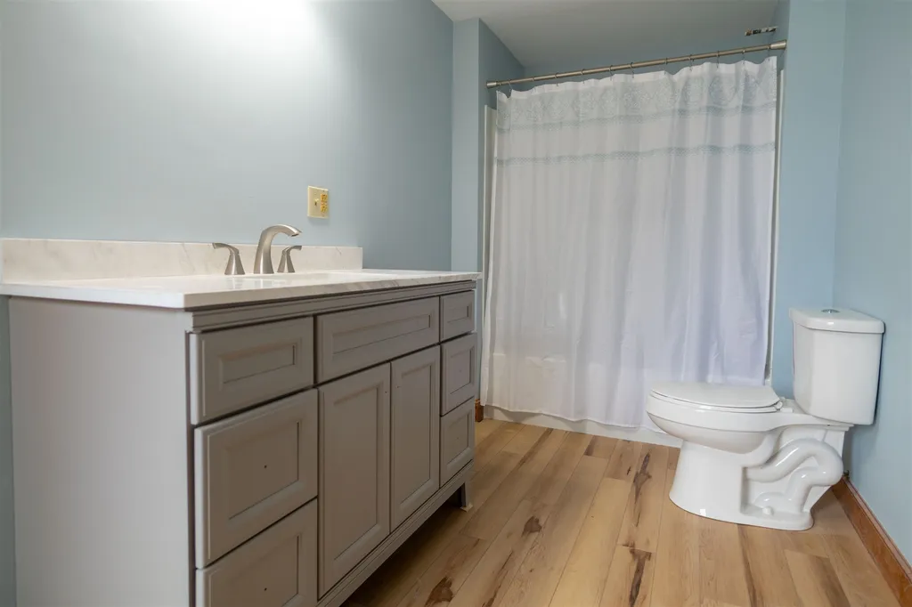 25 Madison Avenue Kingston NH 03848