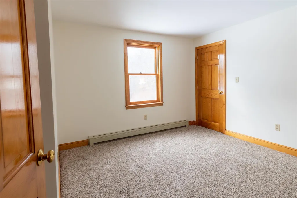 25 Madison Avenue Kingston NH 03848