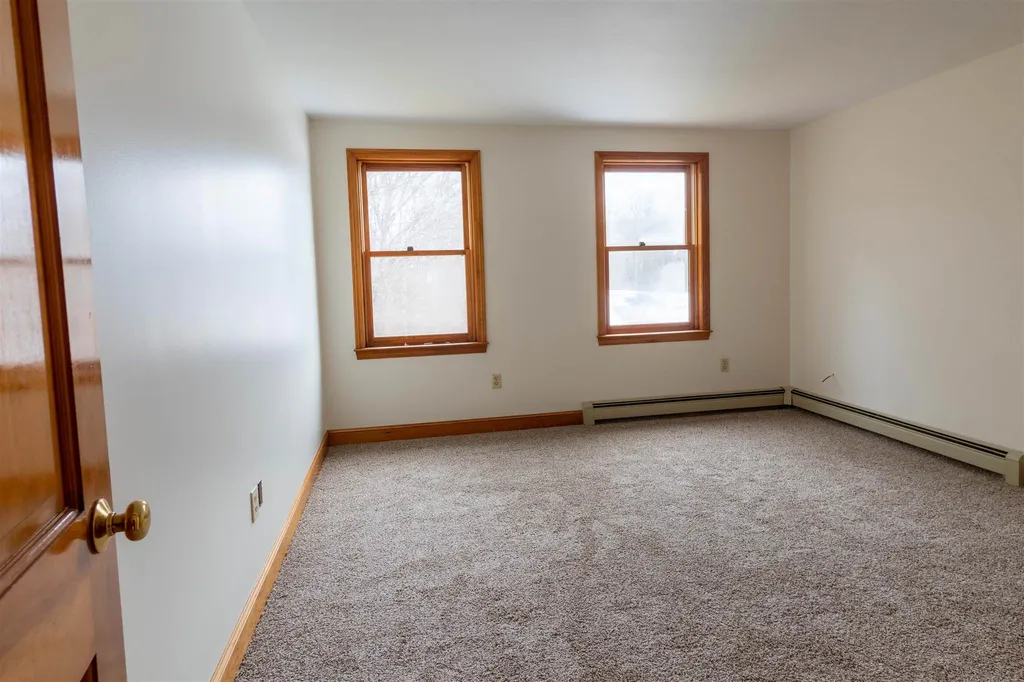 25 Madison Avenue Kingston NH 03848
