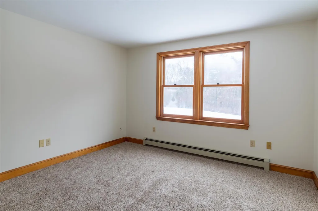 25 Madison Avenue Kingston NH 03848
