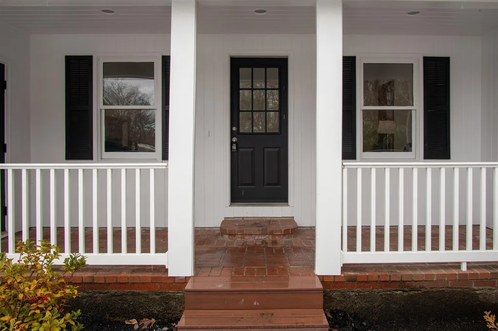 25 Madison Avenue Kingston NH 03848