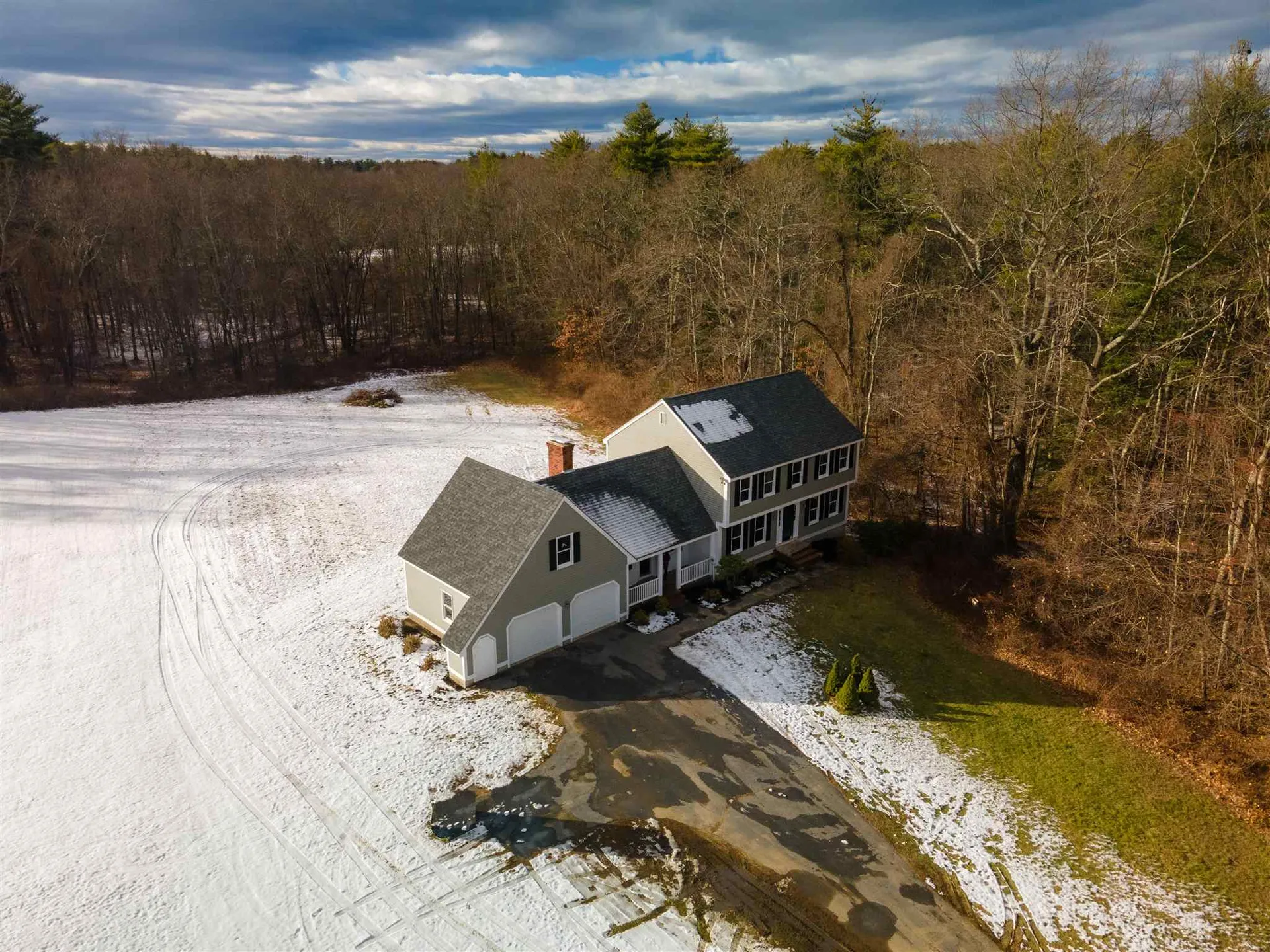 25 Madison Avenue Kingston NH 03848