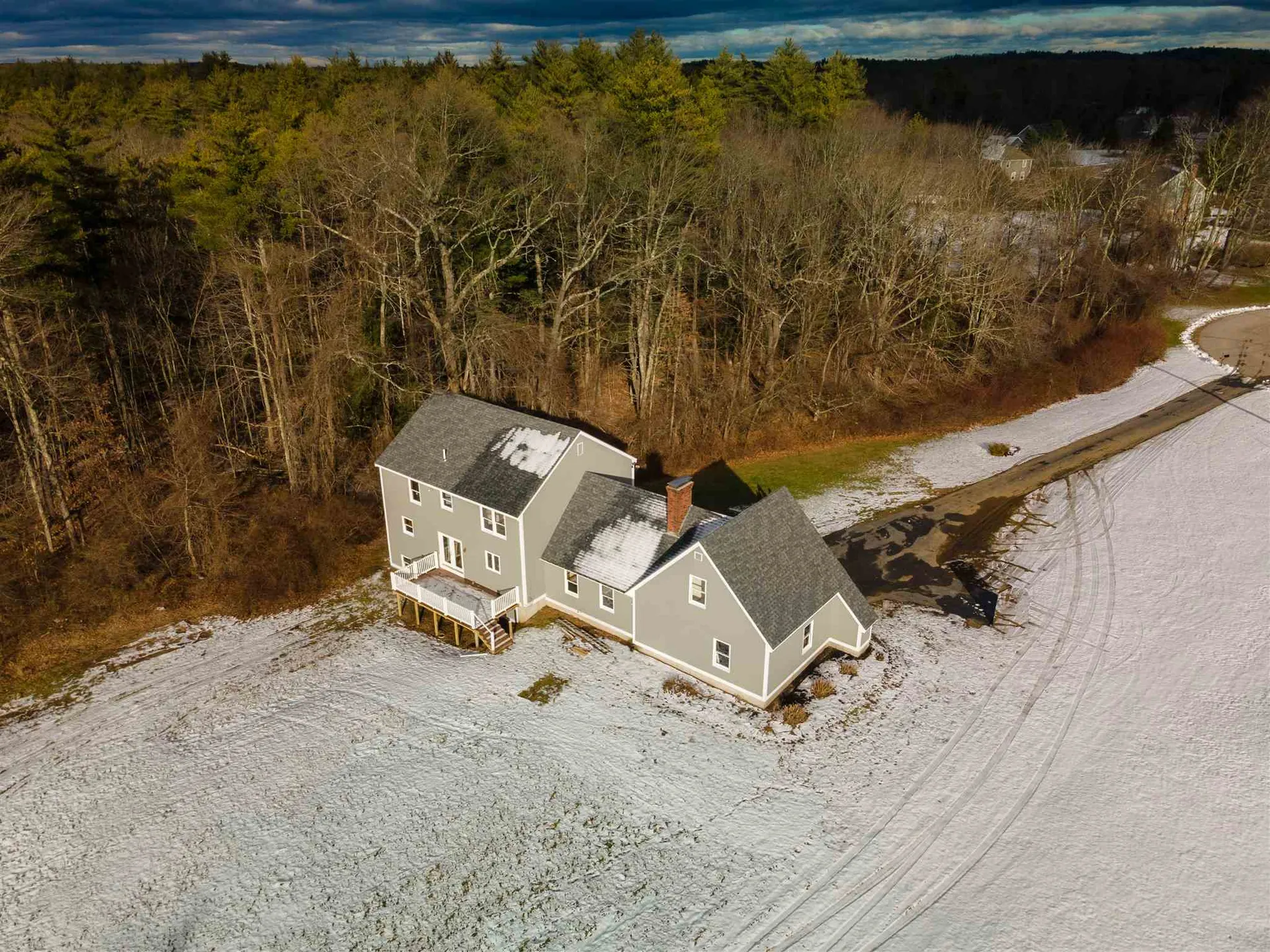 25 Madison Avenue Kingston NH 03848