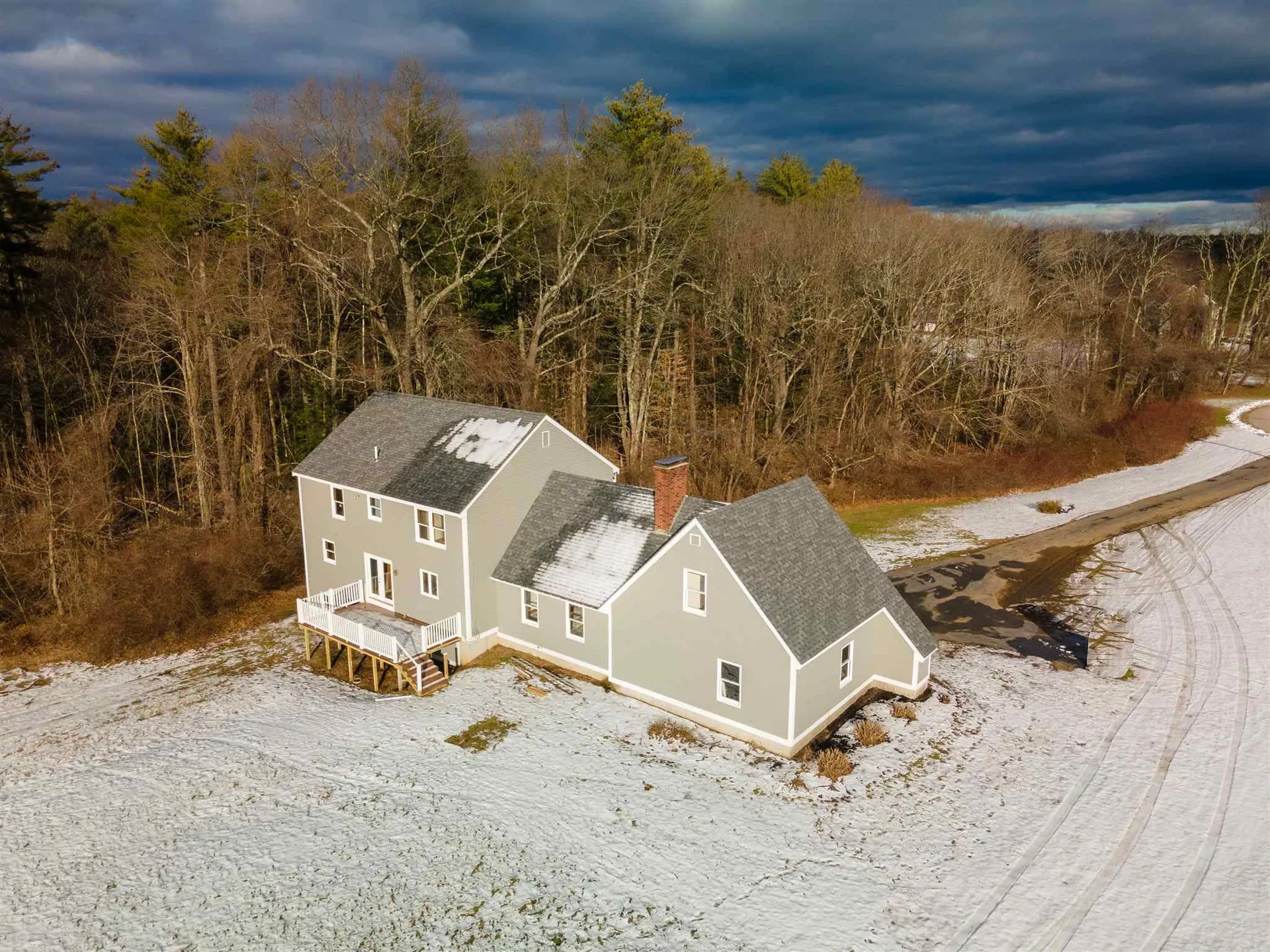 25 Madison Avenue Kingston NH 03848