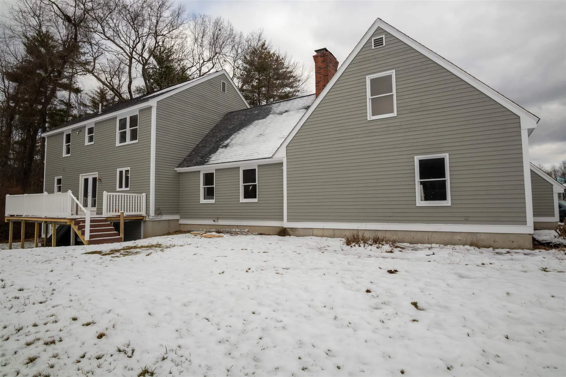 25 Madison Avenue Kingston NH 03848