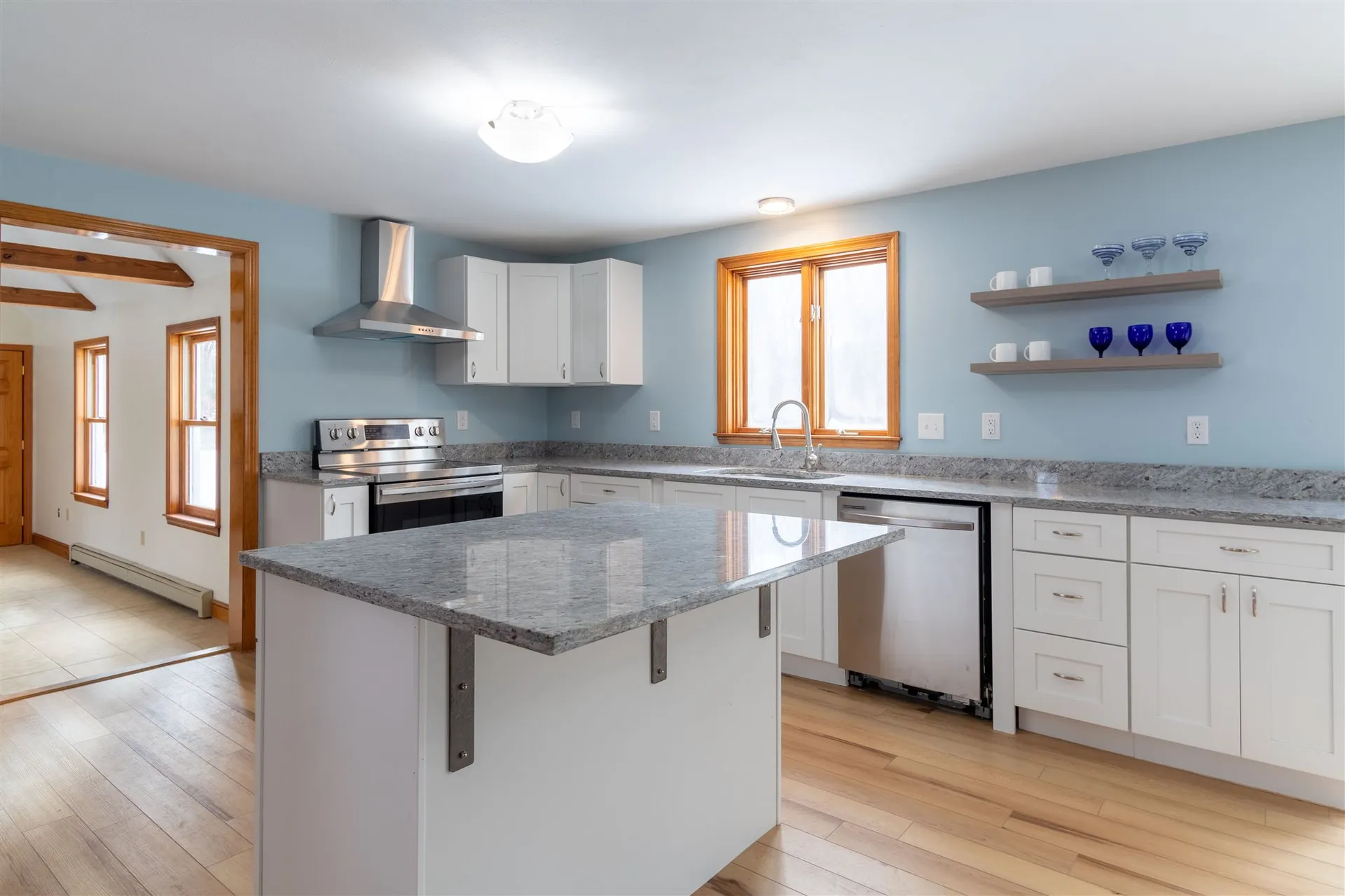 25 Madison Avenue Kingston NH 03848