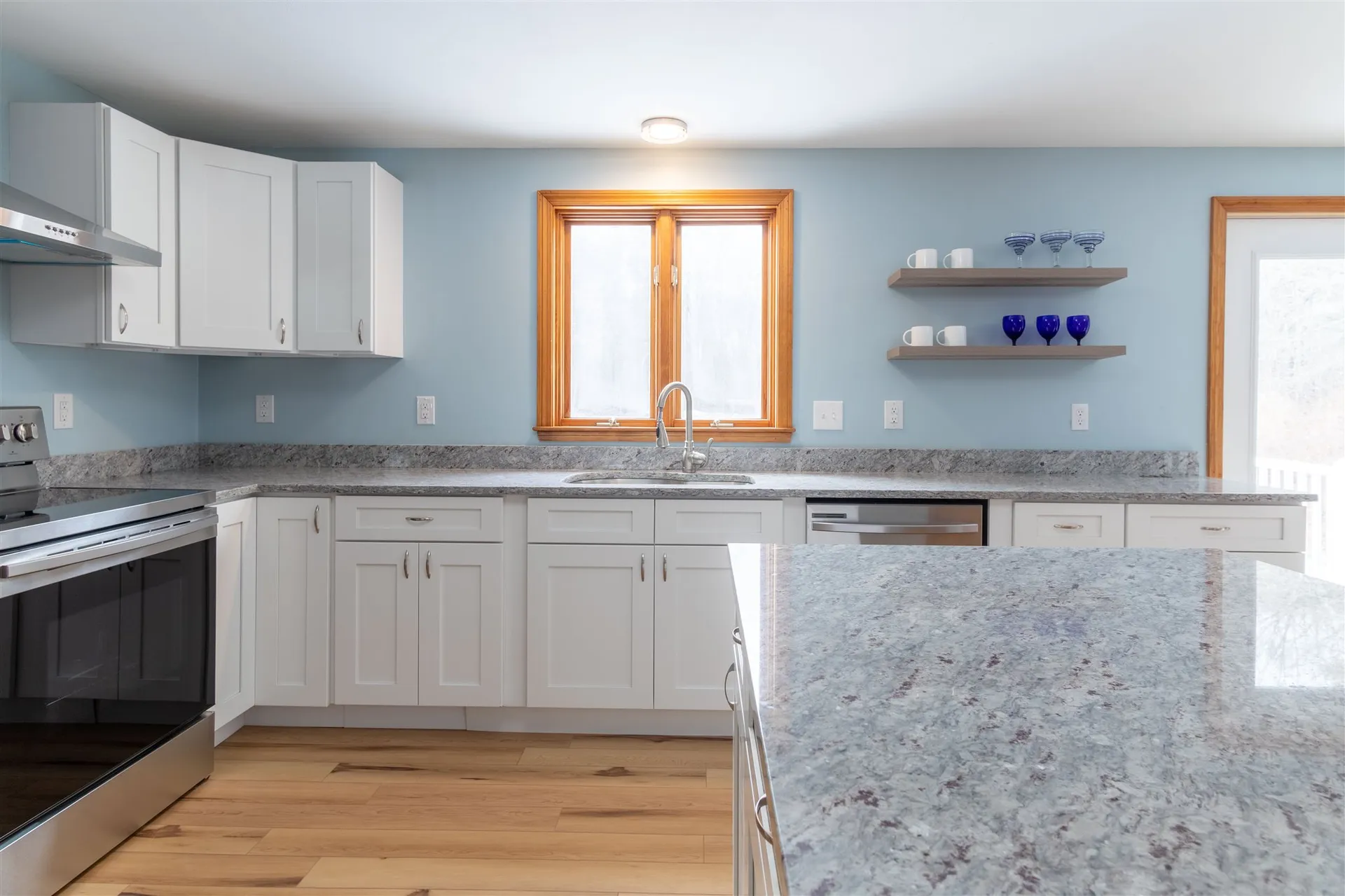 25 Madison Avenue Kingston NH 03848