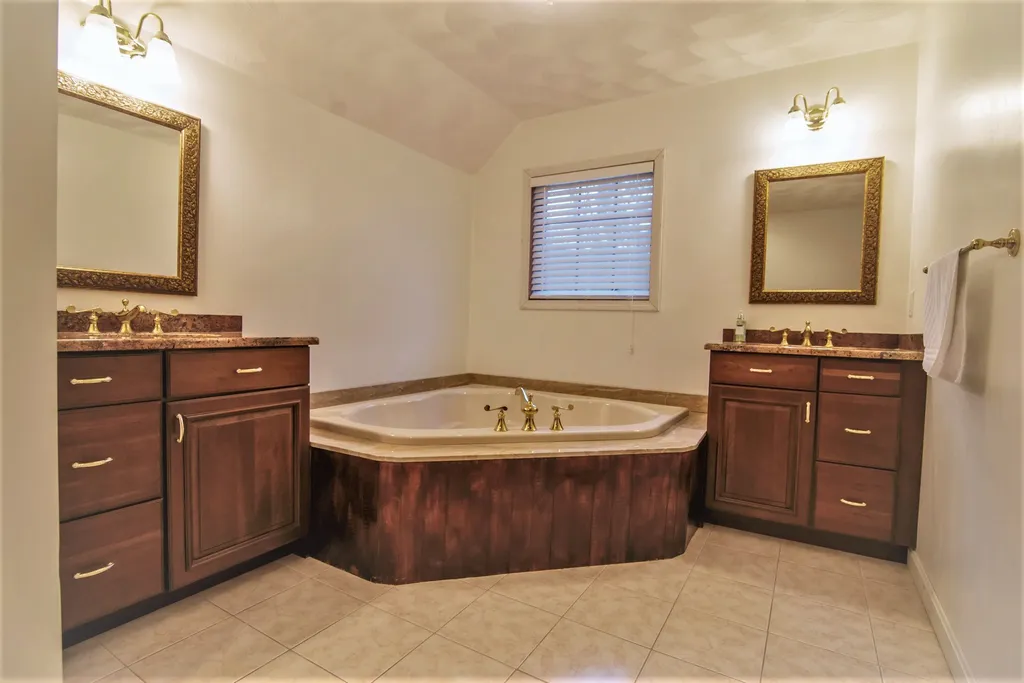 5 Orchid Springs Drive Atkinson NH 03811