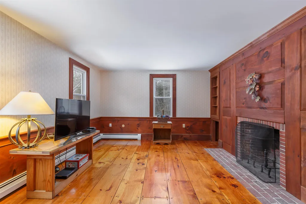45 Odell Road Sandown NH 03873