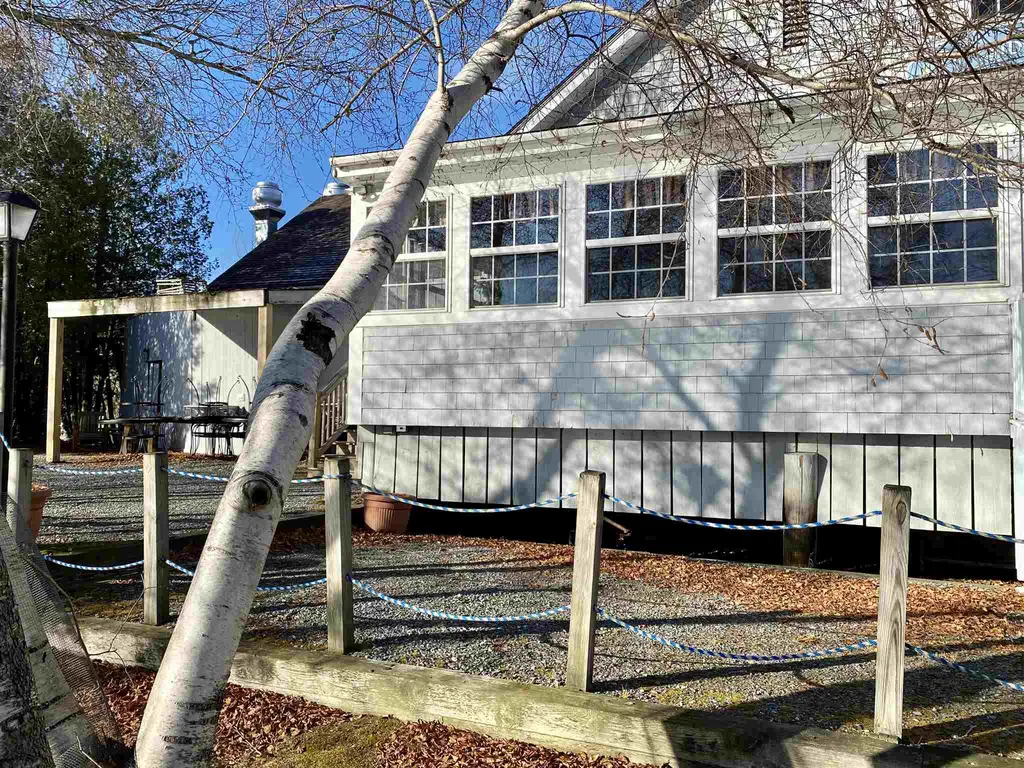 51 Mill Street Wolfeboro NH 03894