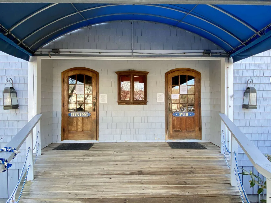 51 Mill Street Wolfeboro NH 03894