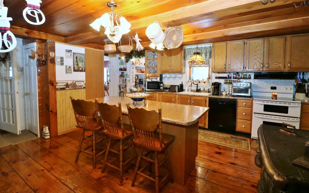 1206 East Side River Road Milan NH 03588