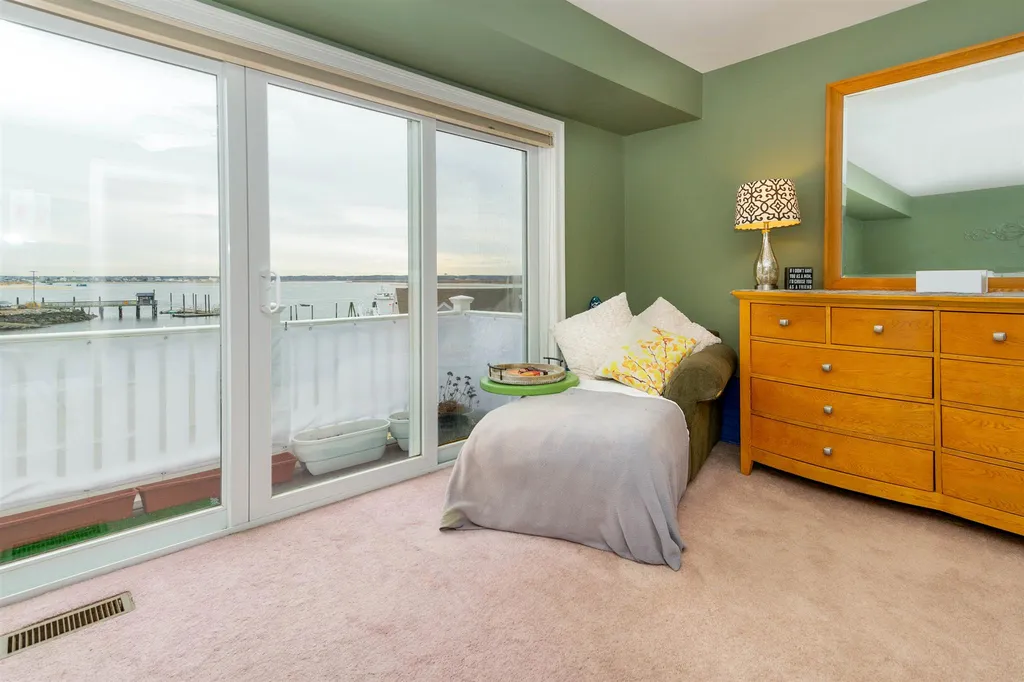 24 Harbor Road Hampton NH 03842