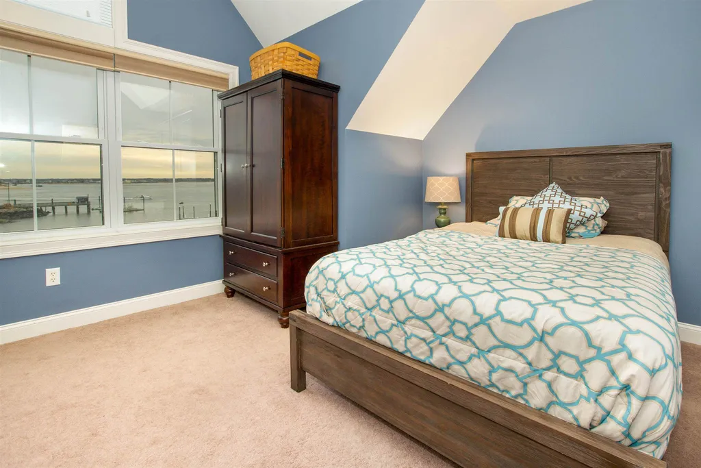 24 Harbor Road Hampton NH 03842