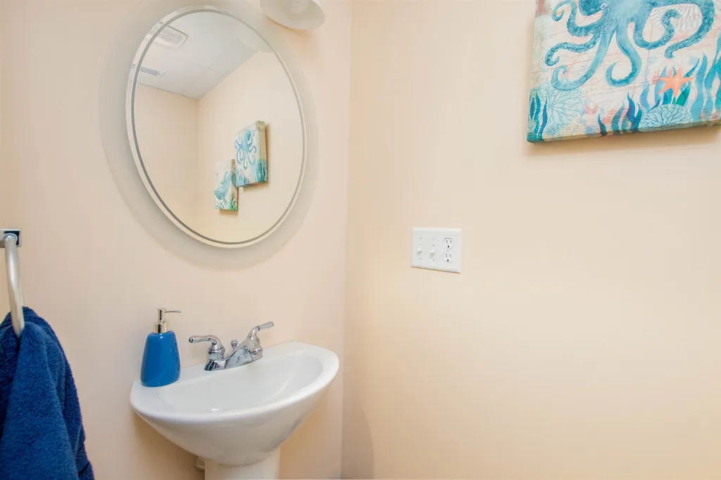 24 Harbor Road Hampton NH 03842