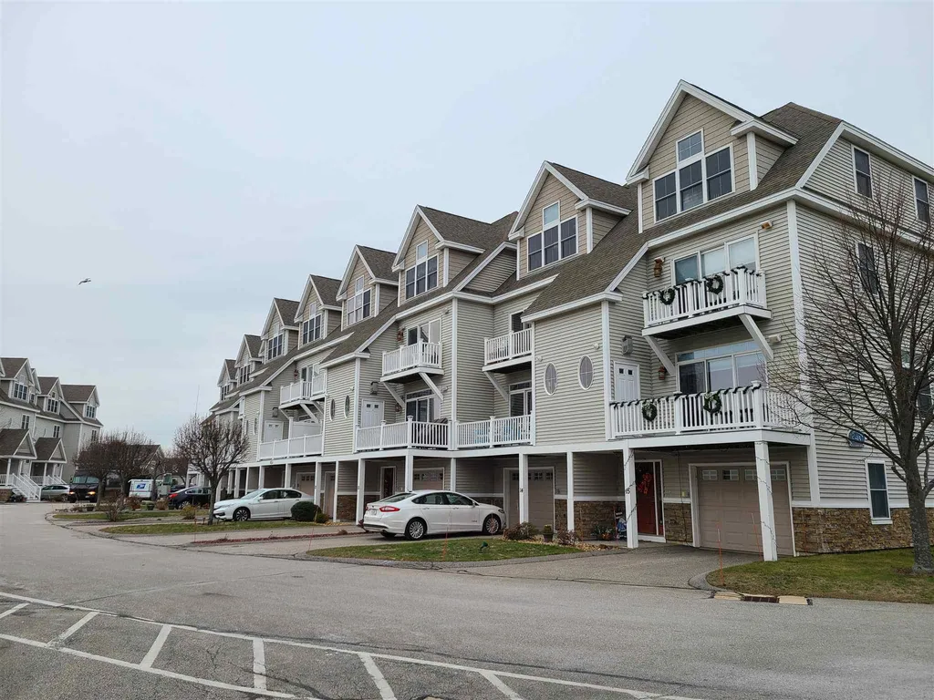 24 Harbor Road Hampton NH 03842