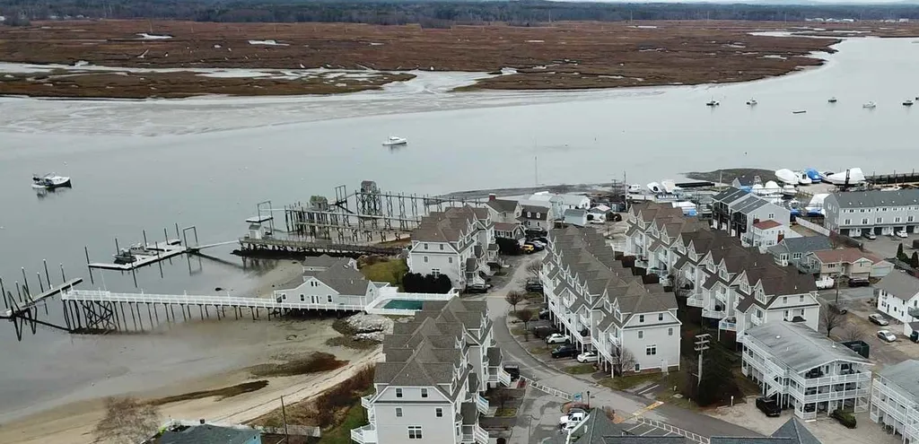 24 Harbor Road Hampton NH 03842
