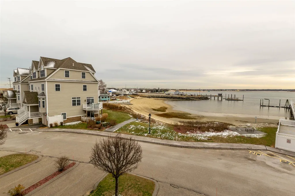 24 Harbor Road Hampton NH 03842