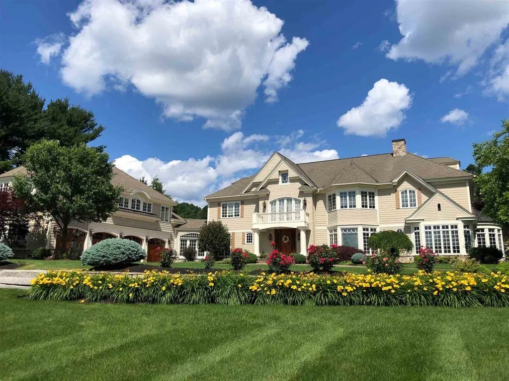 56 Dow Road Hollis NH 03049