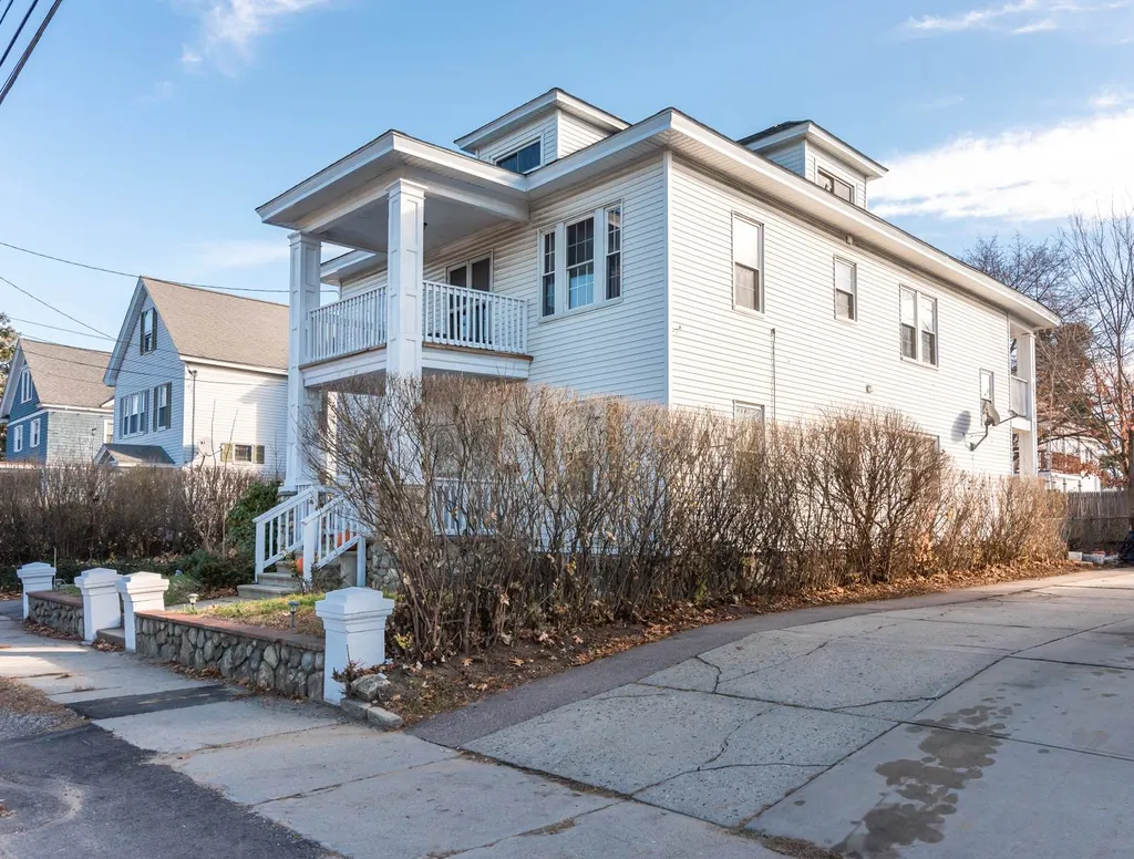 126 A&b Kinsley Street Nashua NH 03060