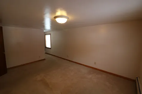 8 Grove Street Jaffrey NH 03452