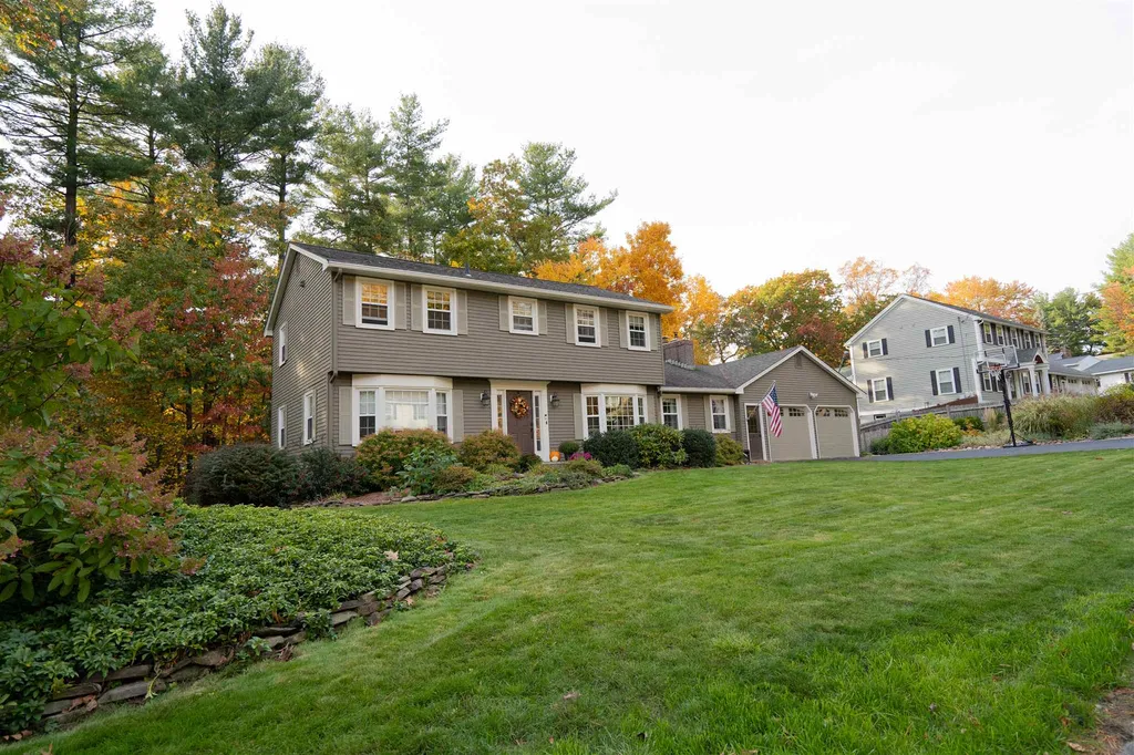 5 Chaucer Road Nashua NH 03062