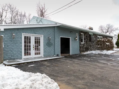 1143 Bridge Street Manchester NH 03104