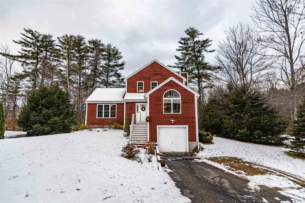 16 Lamprey Village Drive Epping NH 03042