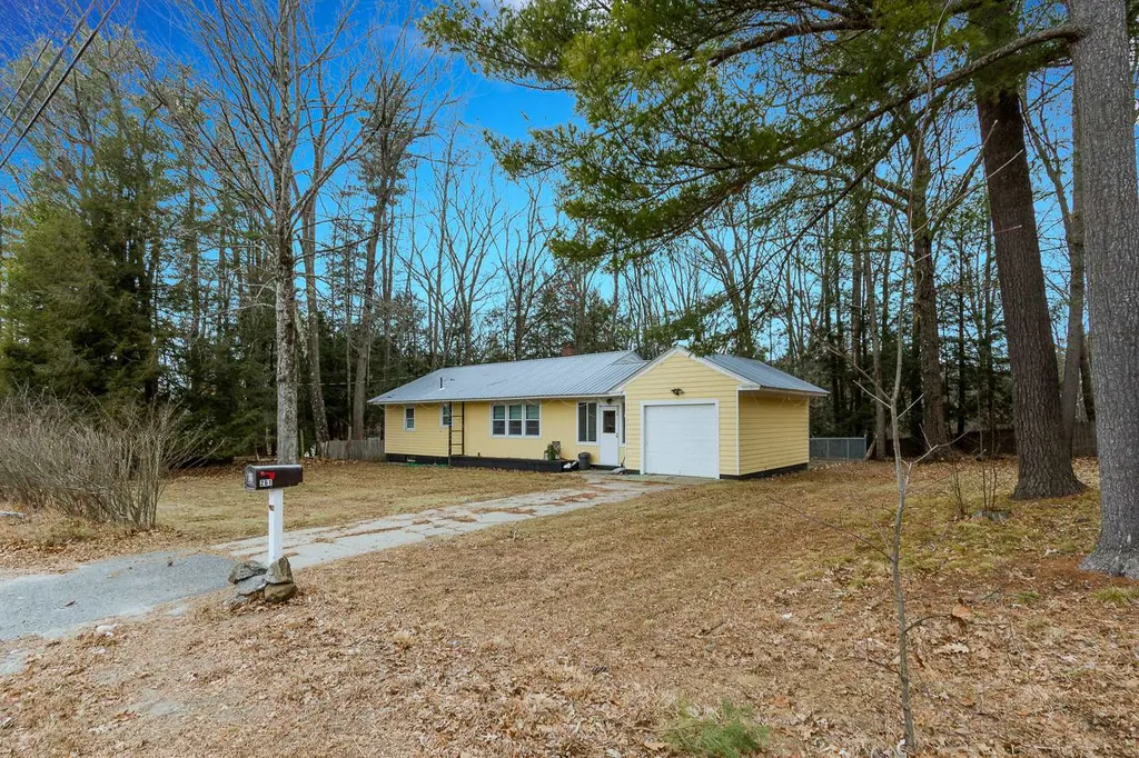 261 Maple Avenue Claremont NH 03743
