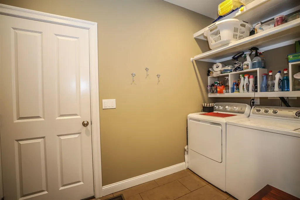 33 Legacy Drive Nashua NH 03062