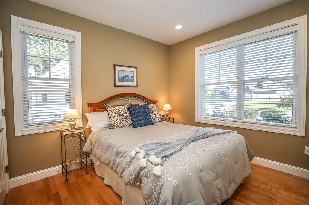 33 Legacy Drive Nashua NH 03062