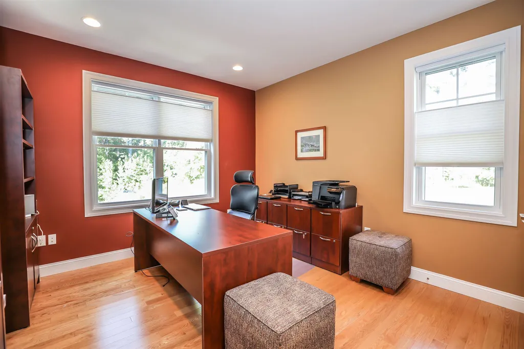 33 Legacy Drive Nashua NH 03062