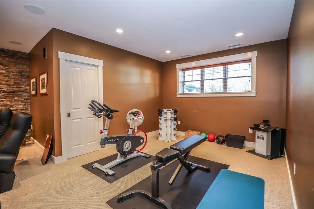 33 Legacy Drive Nashua NH 03062