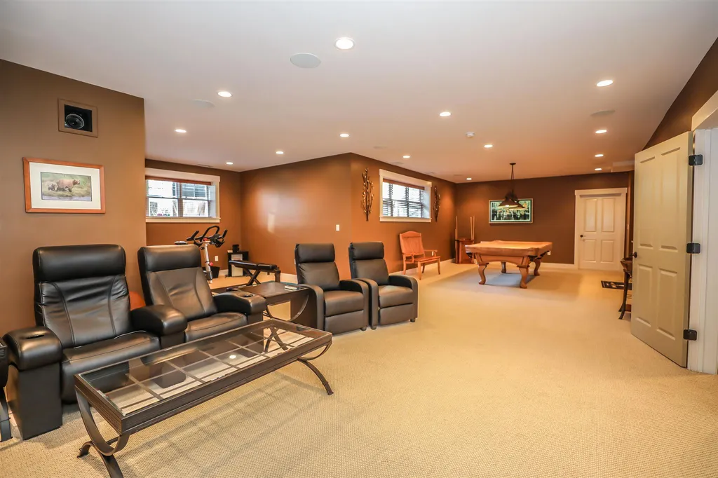33 Legacy Drive Nashua NH 03062