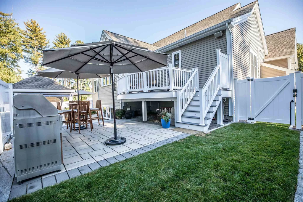 33 Legacy Drive Nashua NH 03062