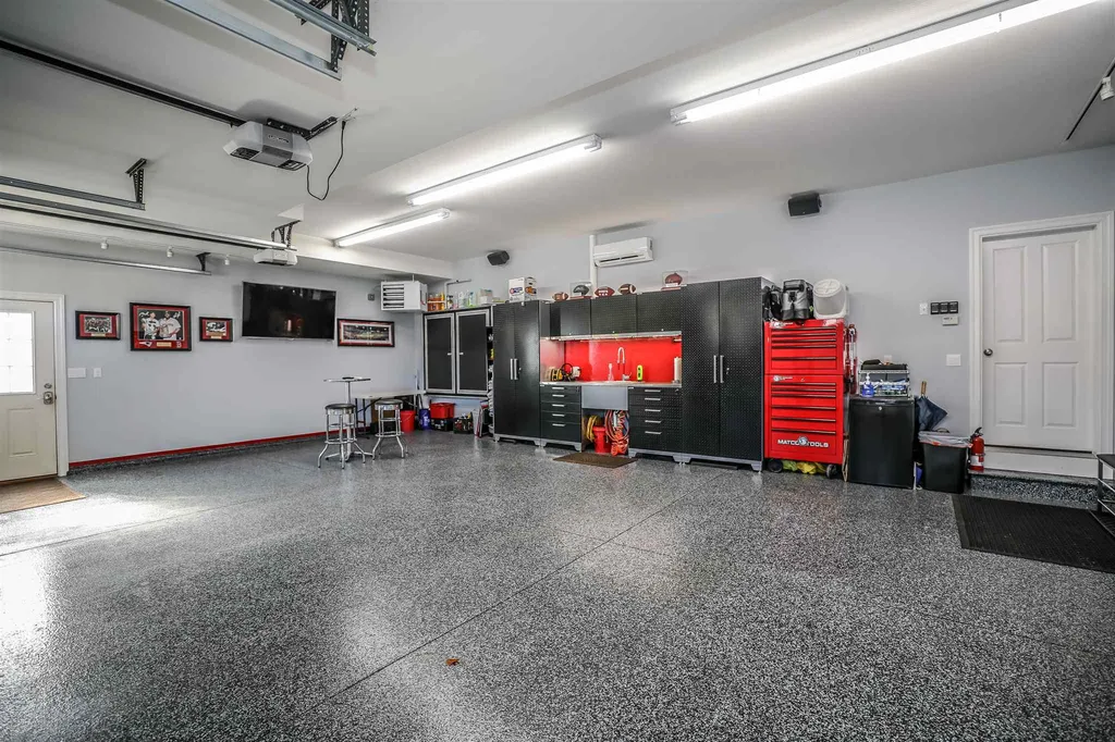 33 Legacy Drive Nashua NH 03062